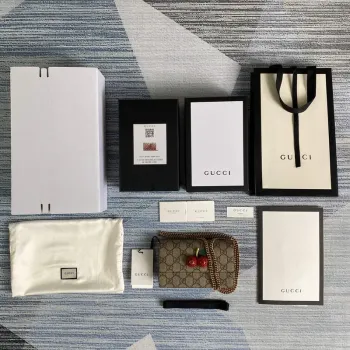 Gucci 481291 GG Supreme mini bag with cherries Red