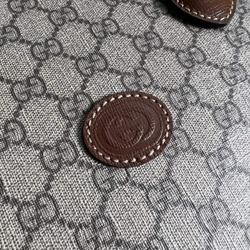Gucci 674155 Medium Tote With Lnterlocking G Bag