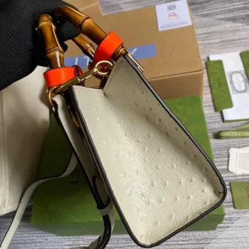 Gucci Diana Mini Tote Bag Ostrich LeatherTop Handle Bag Gucci  655661 Beige