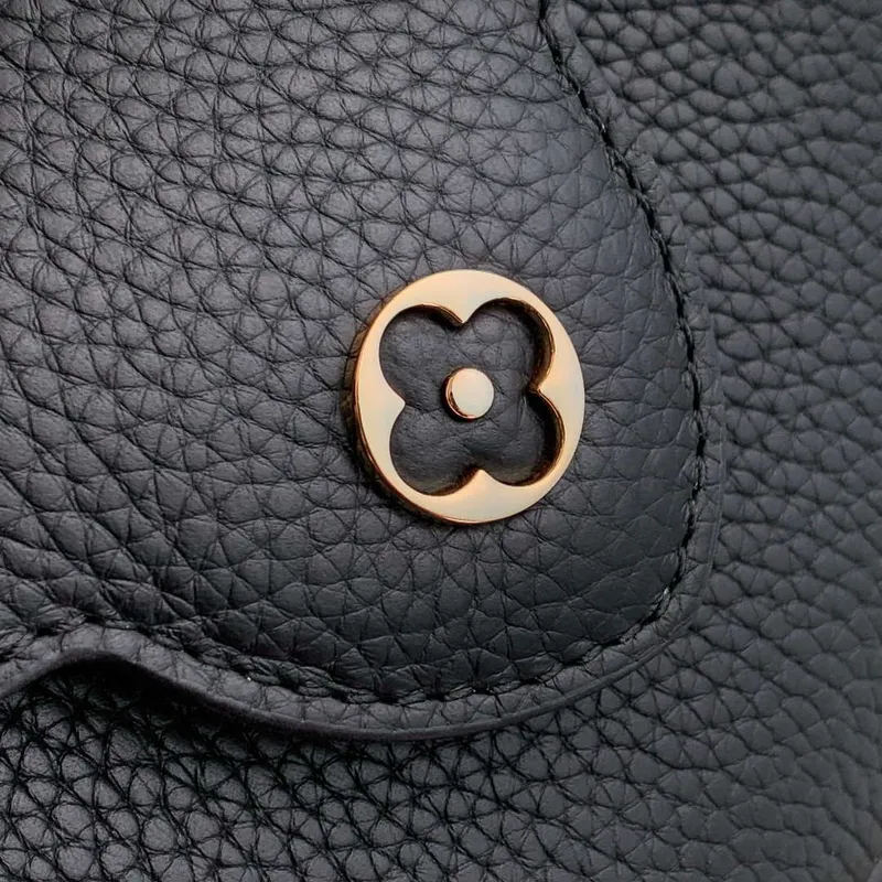 LV M12936 Louis Vuitton Capucines Mini Handbag Black