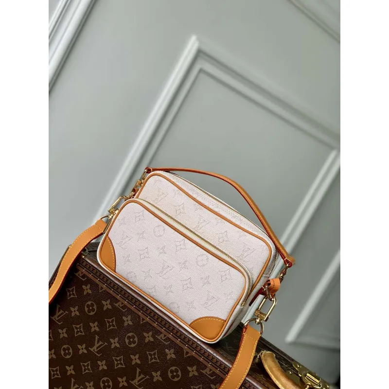 LV M14682 Louis Vuitton Nil Cross body Bag Off White