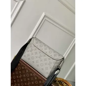 LV M14912 Louis Vuitton Pulse Messenger Bag Sand