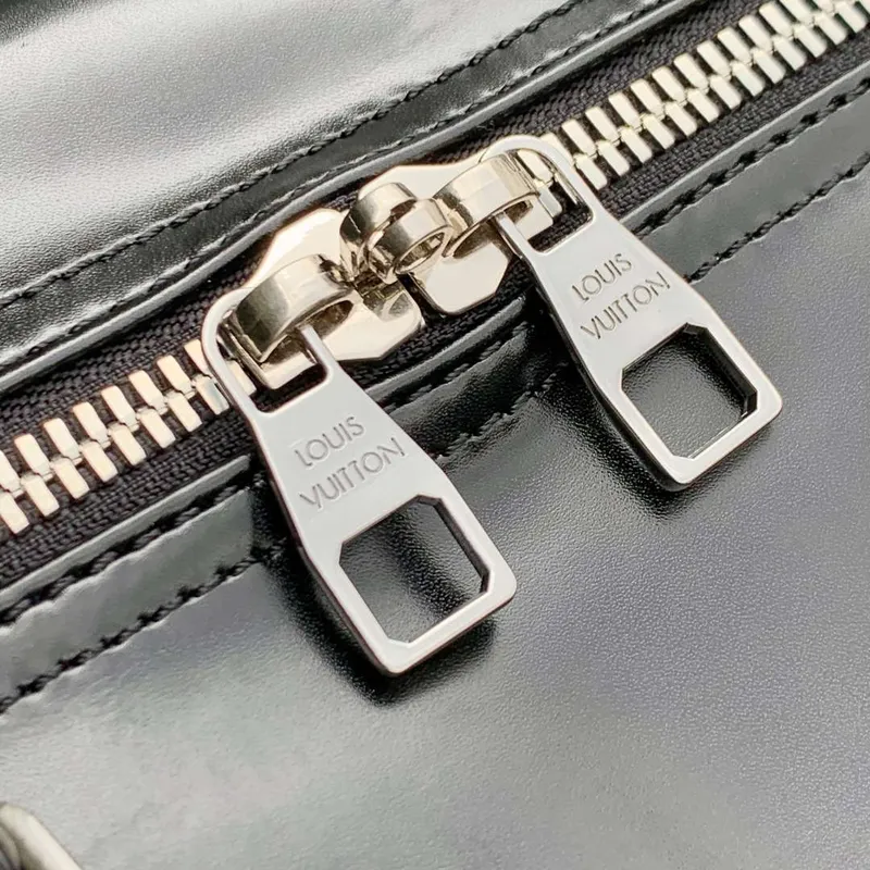 LV M13992 Louis Vuitton Keepall Cargo Bandoulière 50 Bag Black