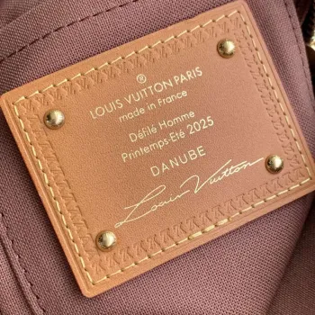 LV M14024 Louis Vuitton Amazone Cross body Bag Monogram