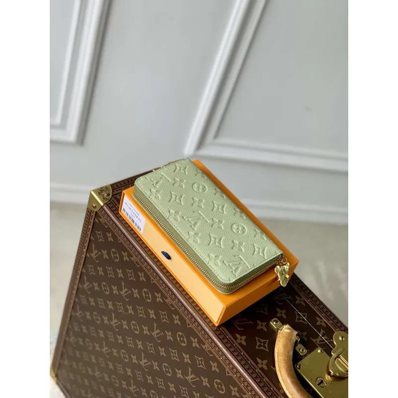 Louis Vuitton M13618 LV x TM Zippy Wallet Monogram Green tea