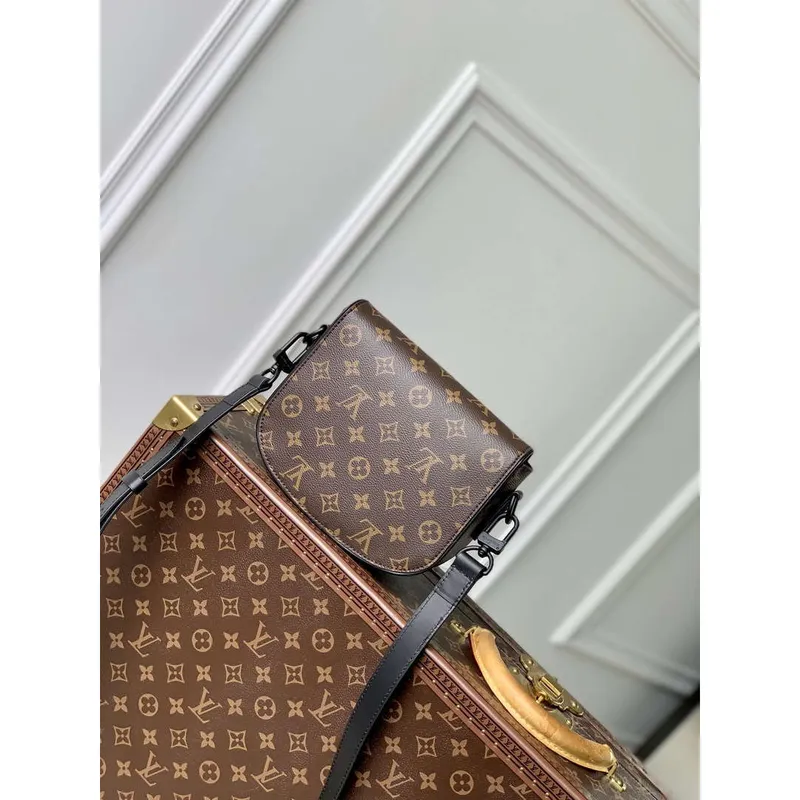 Louis Vuitton LV M47060 Montsouris Messenger PM Monogram Canvas