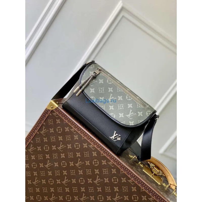 Louis Vuitton LV M12681 Pulse Messenger Monogram Leather Black and Green