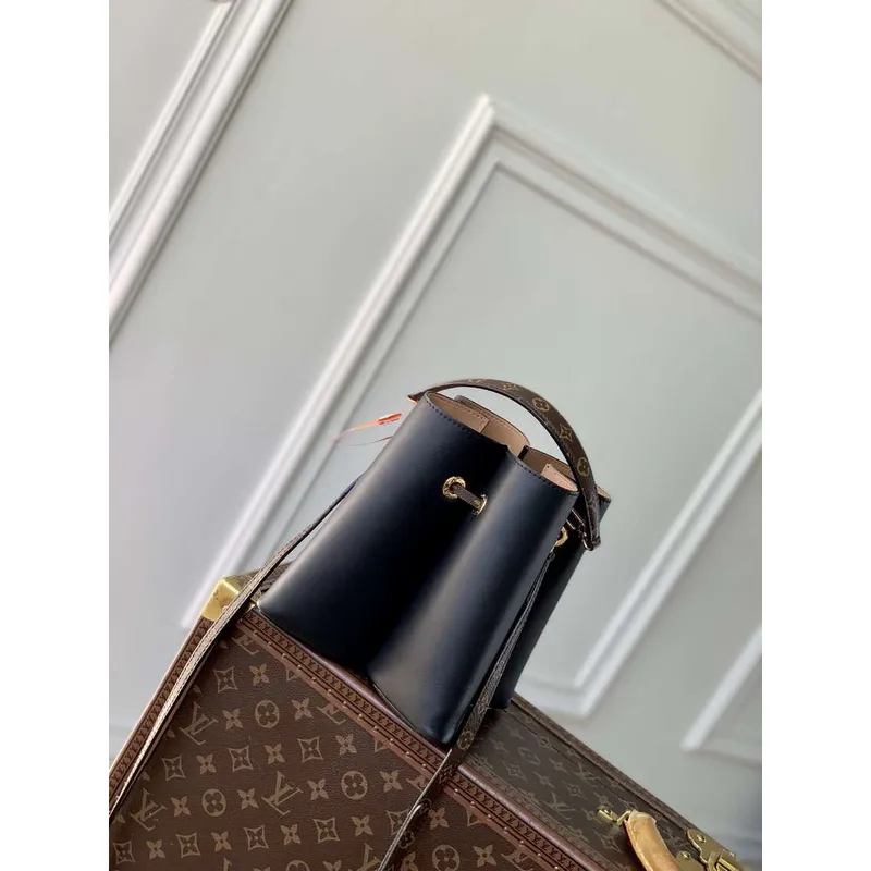 LV M13843 Louis Vuitton Bloom PM Calfskin leather Handbag Black
