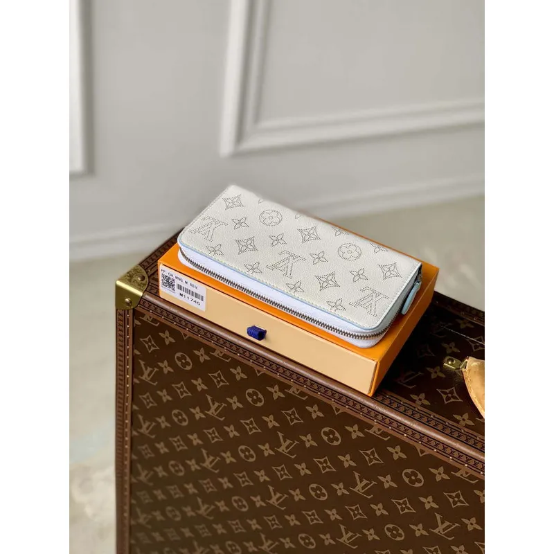 LV M11745 Louis Vuitton Zippy Wallet White Blue