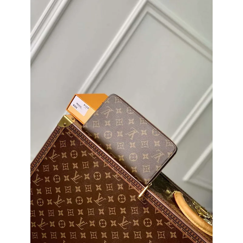 LV M42616 Louis Vuitton Zippy Wallet Monogram coated canvas