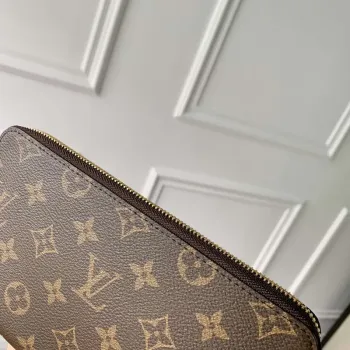 LV M42616 Louis Vuitton Zippy Wallet Monogram coated canvas