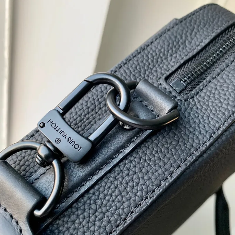 LV M23778 Louis Vuitton Pilot Briefcase Bag Black