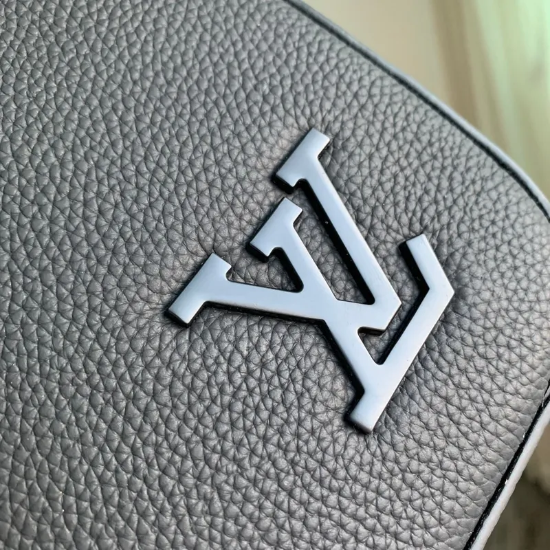 LV M23778 Louis Vuitton Pilot Briefcase Bag Black