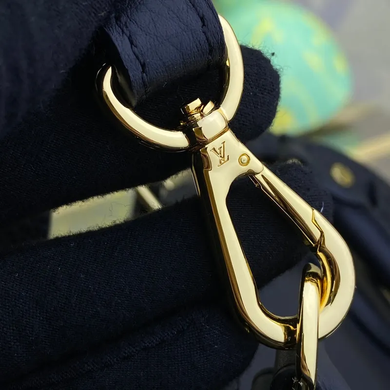 LV M22914 Louis Vuitton Lock It MM Bag Black