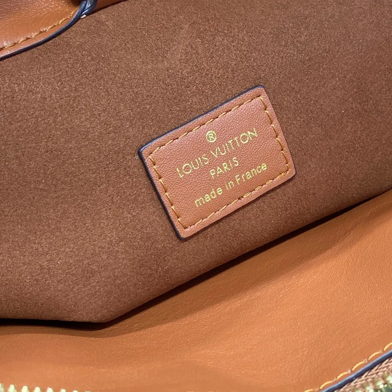 LV M22925 Louis Vuitton Lock It MM Bag Gold