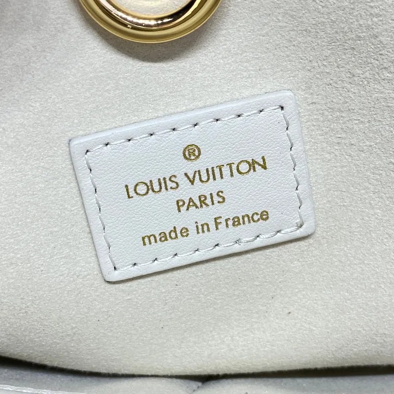 LV M23061 Louis Vuitton Lock It MM Bag Crème Beige