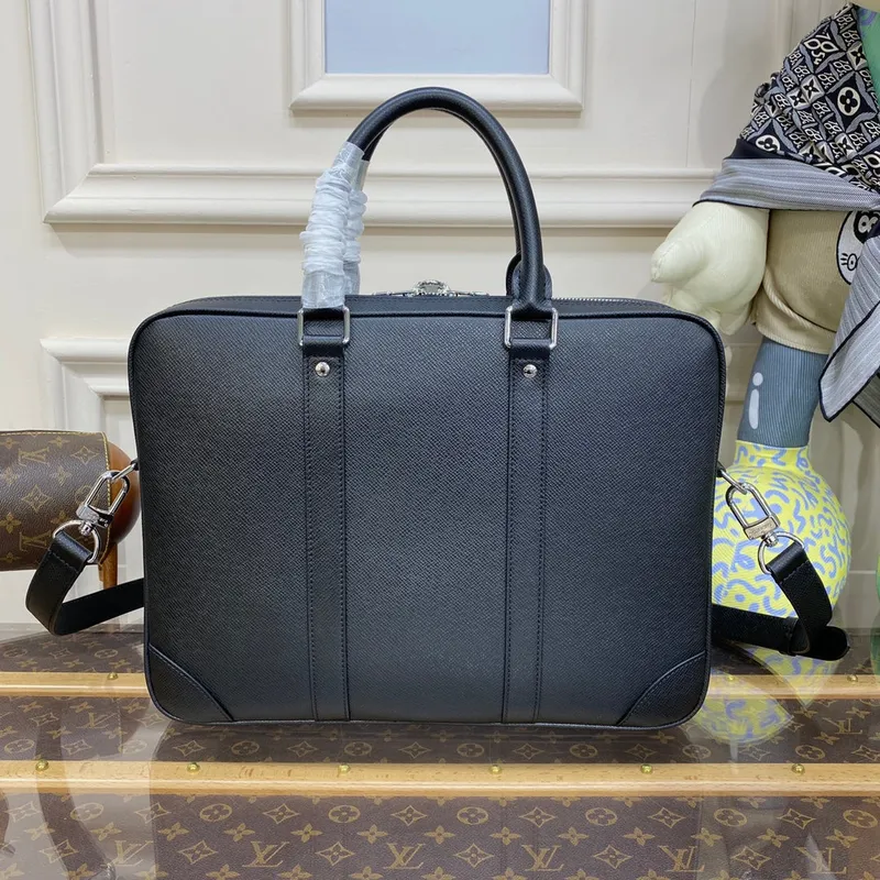 LV M30925 Louis Vuitton Porte Documents Voyage PM Black