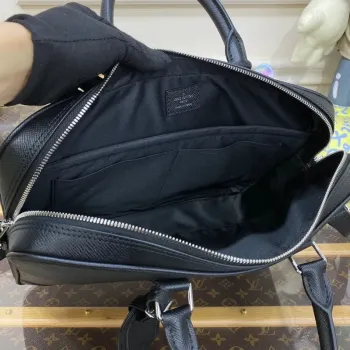 LV M30925 Louis Vuitton Porte Documents Voyage PM Black