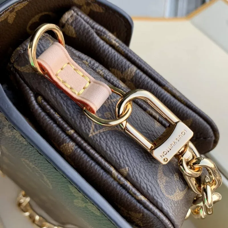 LV M46279 Louis Vuitton Pochette Métis East West Bag Monogram Canvas