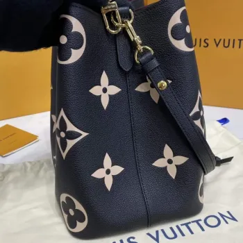 LV M45497  Louis Vuitton NéoNoé MM  Black/Cream