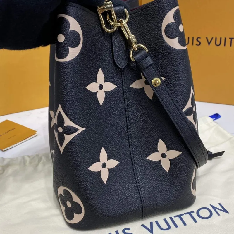 LV M45497  Louis Vuitton NéoNoé MM  Black/Cream