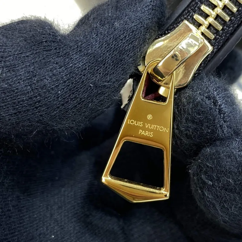 LV M45497  Louis Vuitton NéoNoé MM  Black/Cream