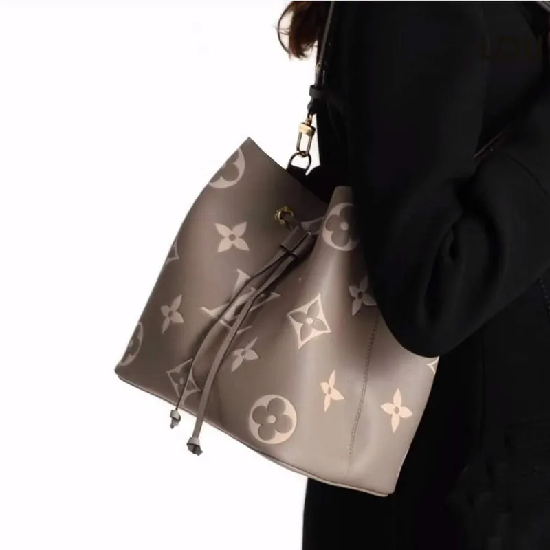 LV M45555  Louis Vuitton NéoNoé MM  Dove Grey/Cream