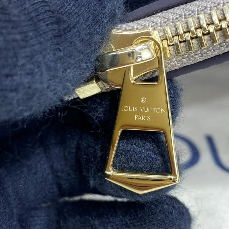 LV M45555  Louis Vuitton NéoNoé MM  Dove Grey/Cream