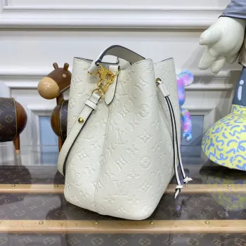 LV M46526  Louis Vuitton NéoNoé MM Bucket Bag Crème Beige