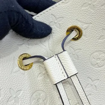 LV M46526  Louis Vuitton NéoNoé MM Bucket Bag Crème Beige
