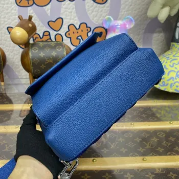 LV M23765 Louis Vuitton Pilot Slingbag Dark Blue