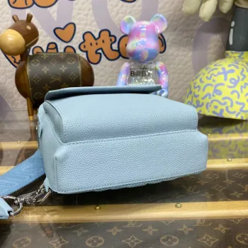 LV M23765 Louis Vuitton Pilot Slingbag Light Blue