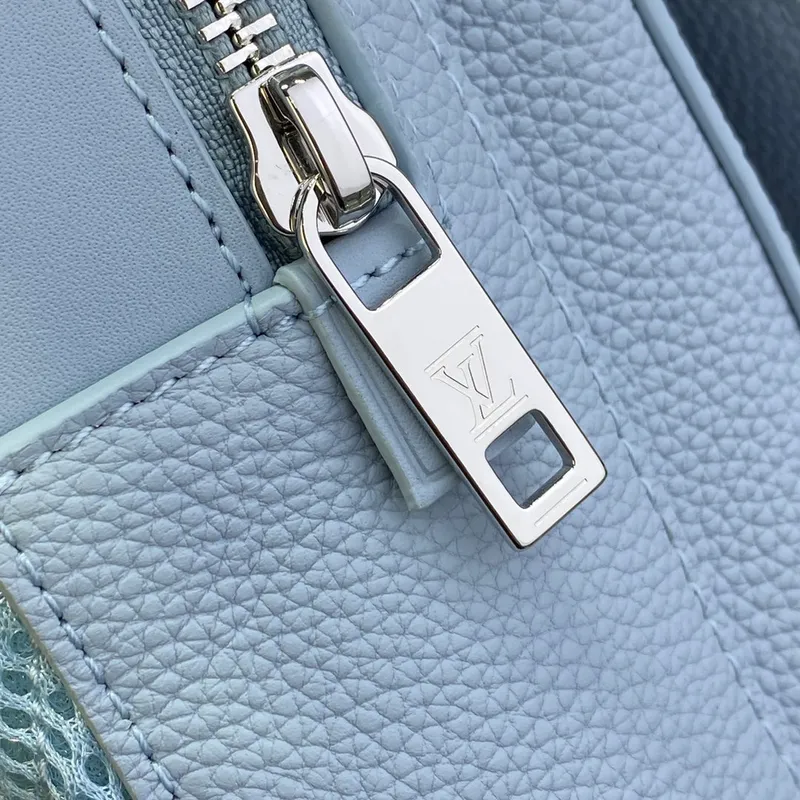 LV M23765 Louis Vuitton Pilot Slingbag Light Blue