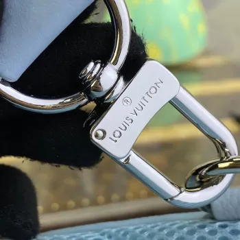 LV M23765 Louis Vuitton Pilot Slingbag Light Blue