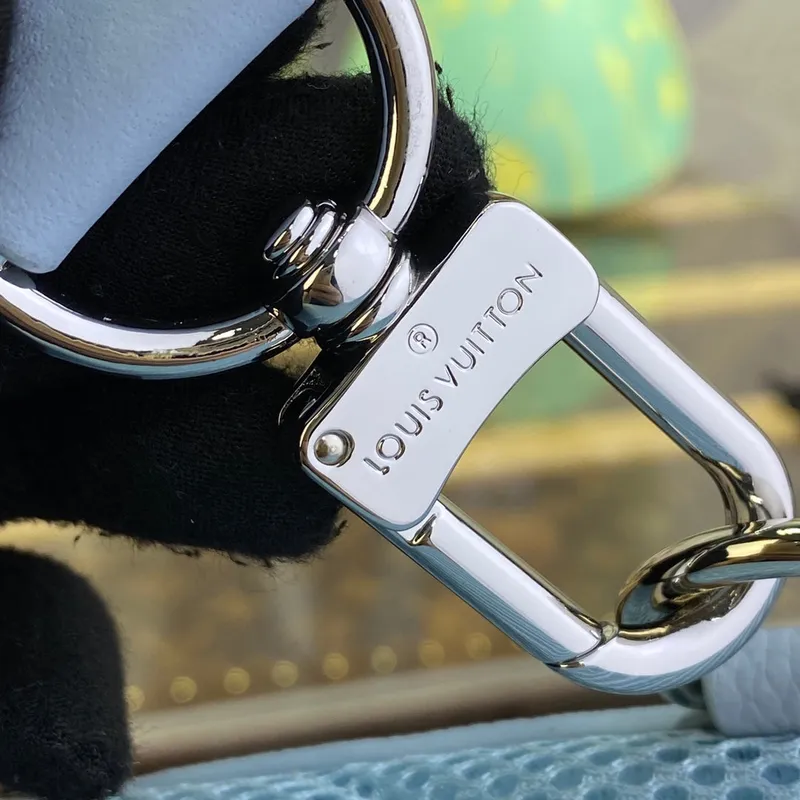 LV M23765 Louis Vuitton Pilot Slingbag Light Blue