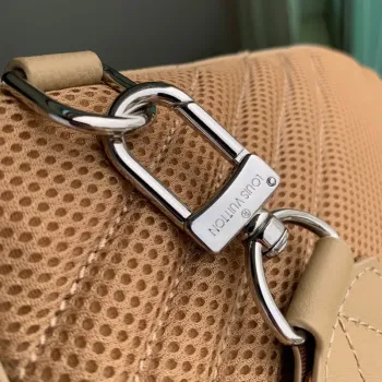 LV M23765 Louis Vuitton Pilot Slingbag Sable Beige