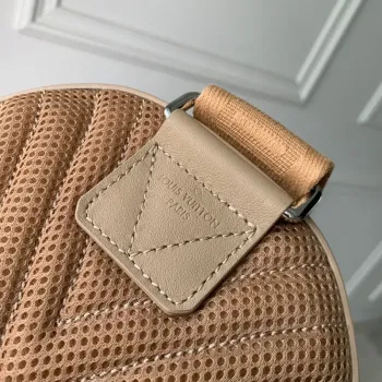 LV M23765 Louis Vuitton Pilot Slingbag Sable Beige