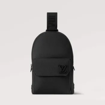 LV M23736 Louis Vuitton Pilot Slingbag Black