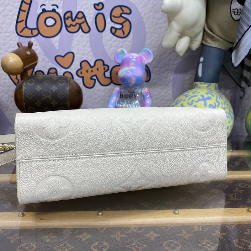 LV M23698 Louis Vuitton OnTheGo  East West Tote Bag Cream