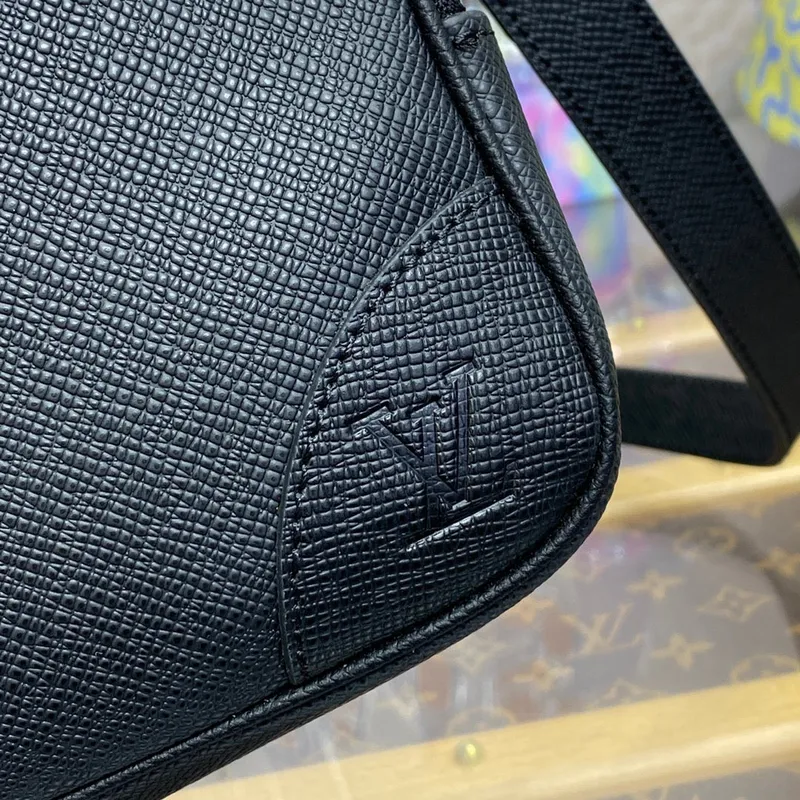 LV M30967 Louis Vuitton Porte Documents Voyage GM Ta ga cowhide leather Black