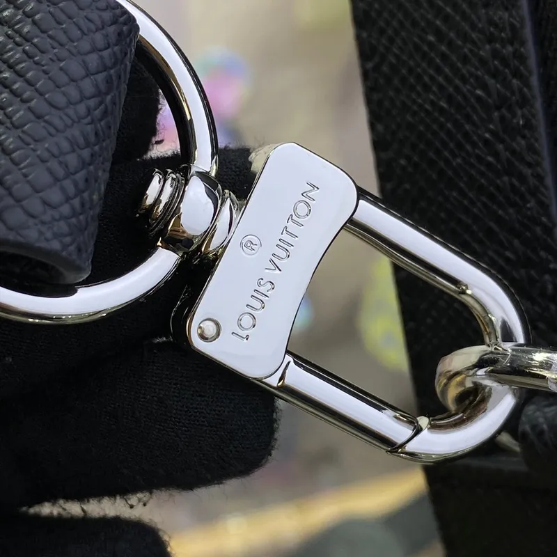 LV M30967 Louis Vuitton Porte Documents Voyage GM Ta ga cowhide leather Black