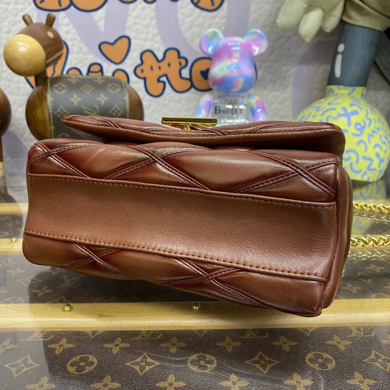 LV M23601 Louis Vuitton GO 14 MM Bag Smoked Tan