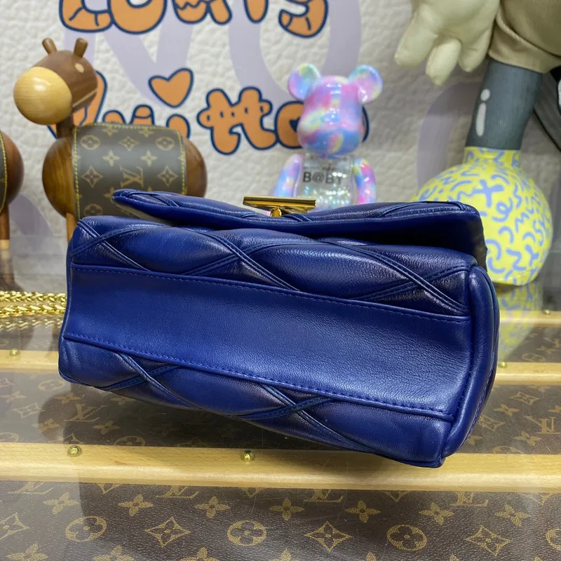 LV M23682 Louis Vuitton GO 14 MM Bag Bleu Marine