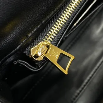 LV M23569 Louis Vuitton GO 14 MM Bag Black / Pink