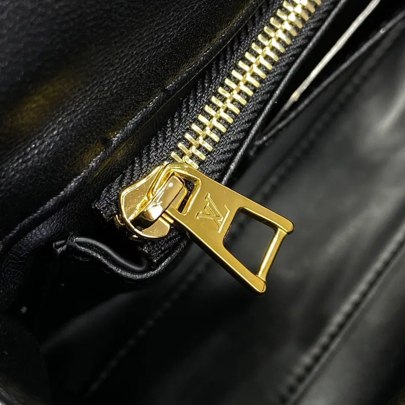 LV M23569 Louis Vuitton GO 14 MM Bag Black / Pink