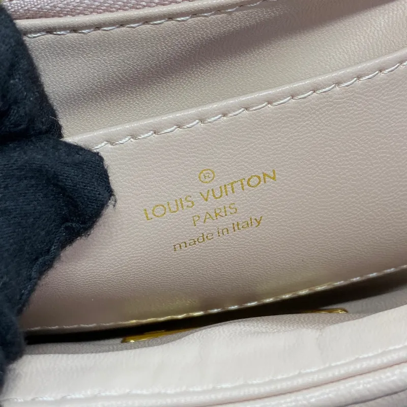 LV M23568 Louis Vuitton GO 14 MM Bag Beige Rose