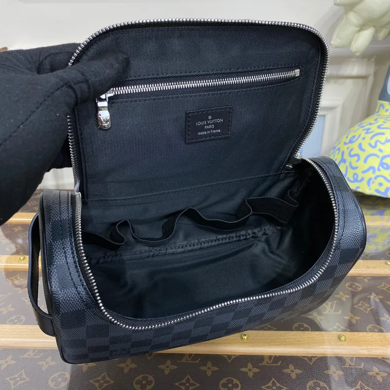 LV N47625 Louis Vuitton  Toiletry Pouch  Damier Graphite Canvas