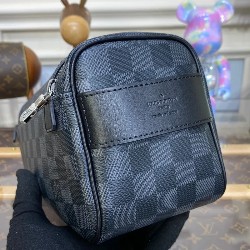 LV N47625 Louis Vuitton  Toiletry Pouch  Damier Graphite Canvas