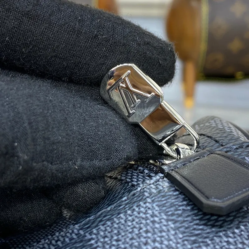 LV N47625 Louis Vuitton  Toiletry Pouch  Damier Graphite Canvas