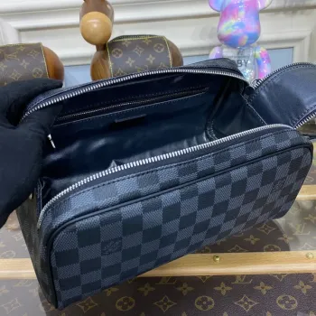 LV N40127 Louis Vuitton  Dopp Kit Toilet Pouch  Damier Graphite Canvas